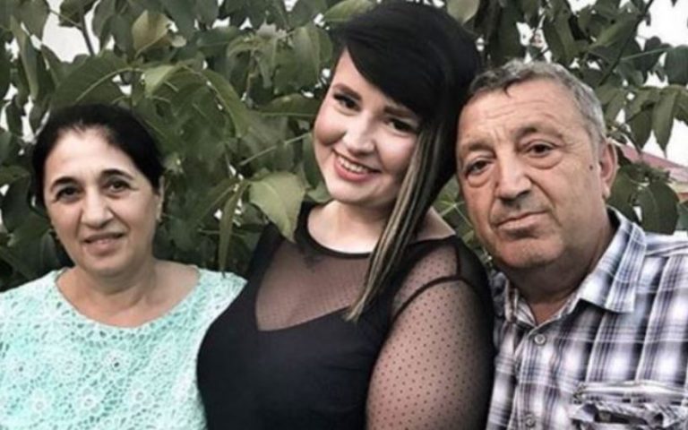 Приїхавши з дорогим подарунком до свекрухи, я чекала, що вона озвучить найочікуванішу думку. Але вона лише вдавала, що не розуміє жодних натяків!