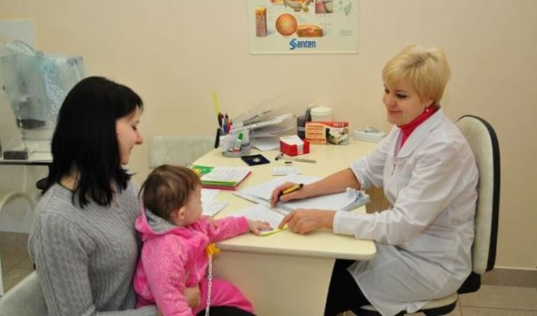 Я пішла з дитиною до педіатра на огляд дитини, а замість цього знайшла свекруха