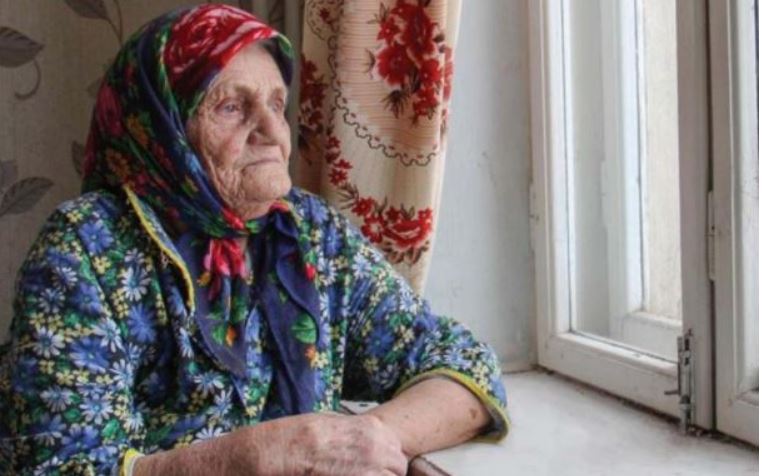 Марія Петрівна цілий день нічого не їла, бо соромилася свого сина та його начальниці-дружини. До хорошого це не призвело