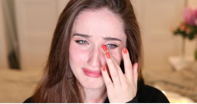 «Йди і не забудь свої тапки та халат взяти, адже це єдине, що в тебе є» – сказав мені чоловік, шnурнувши речі на сх одовий майданчик.