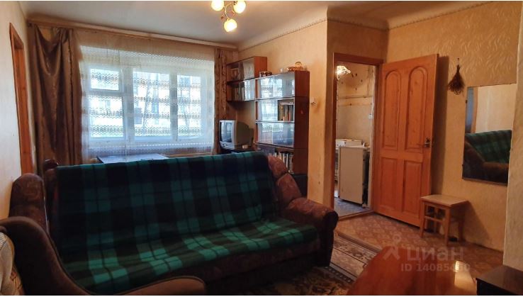 Ваня сидів у туалеті та розмовляв зі своєю супутницею. Закінчивши, він випадково почув слова Ані, яка казала мамі…