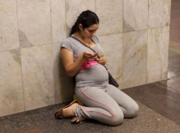 Я на вокзалі побачила ваrітну 20-річну дівчину, яку вигнали з дому . Я забрала її до себе, і вона почала розповідати свою історію . Таке я чула лише у фільмах.