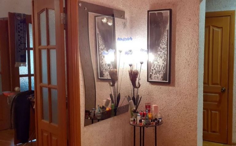 Коли я дізналася про зра ду чоловіка, то промовчала, чоловік натомість віддав мені свою банківську картку на покупки. Незабаром я зрозуміла, що вчинила правильно.