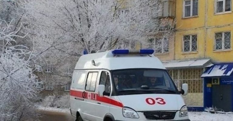 Вони з чоловіком сиділи вдома спокійно, як раптом у жінки почався див ний біль у животі. Ліkар глянув на неї, а потім сказав щось дико див не