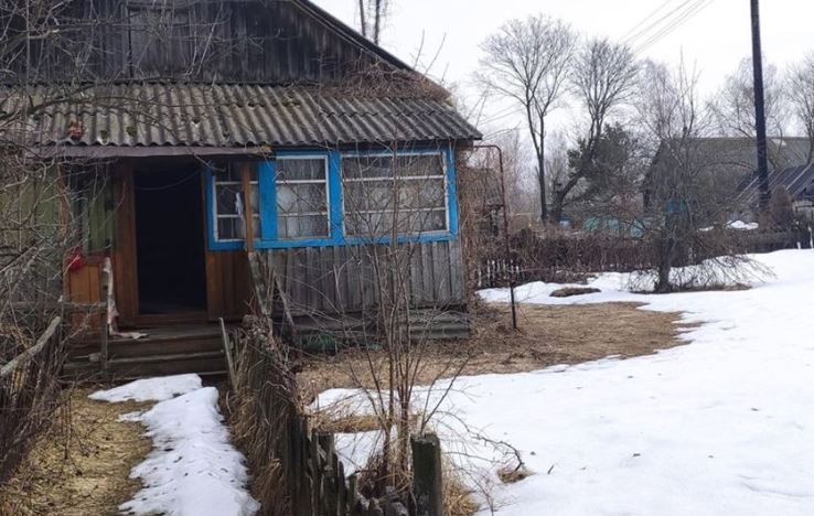 Коли після довгих років заробіток я повернулася на батьківщину і вирішила відвідати сестру, я просто жахнулася, бачачи в яких умовах вона живе.