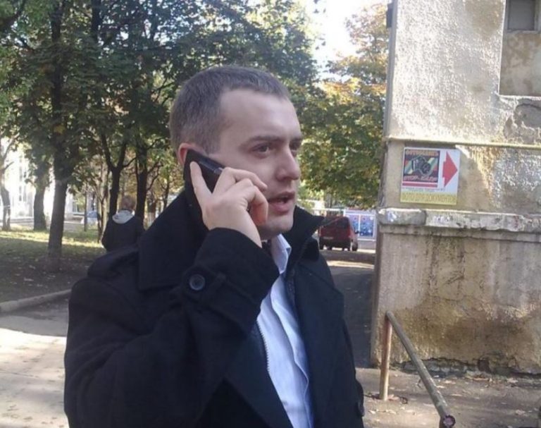 Чоловік помилково подзвонив додому і сам себе здав, а то, що було потім, розсмішить будь-якого до сліз