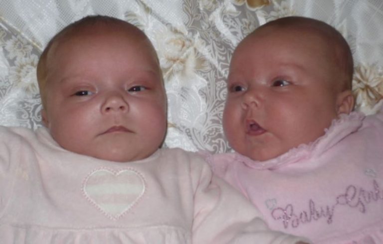 Я нар0дила двійнят хлопчика і дівчинку а ви принесли мені двох дівчаток, де мій син