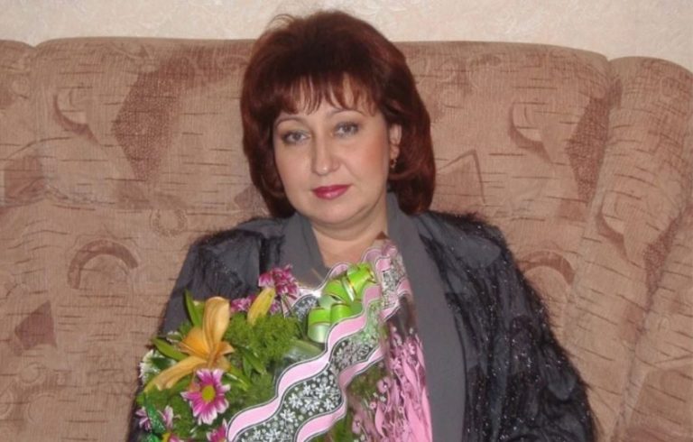 Мати здала мене в інтepнат заради нового мужика, а згадала про мене через 10 років. Не повірите що зараз вимагає вона від мене.