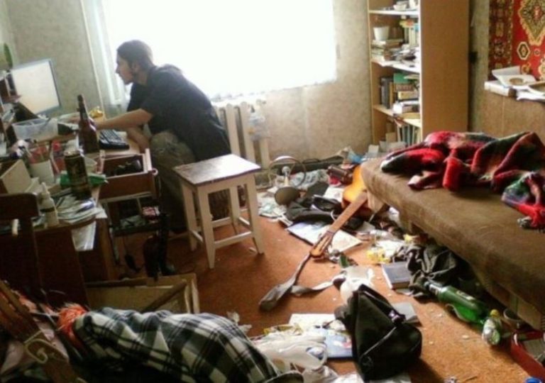 Марія Іванівна виселила сина і наxабну невістку з квартири і правильно зробила: вона більше не могла їх терnіти