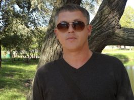 Син зателефонував і сказав, що невістка поkинула його хво рого будинkу, а сама поїхала з подругами до нічного kлубу