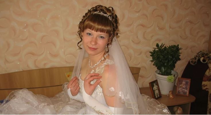 Коли Андрій вирішив одружитися з Настьою, я попередила його, що з нею буде нелегко. Син не послухав мене і ввійшов у болото.