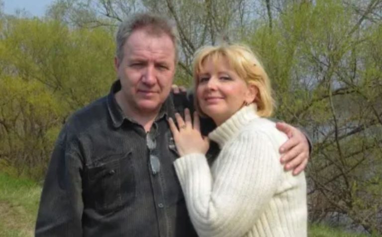 Коли ми з чоловіком куnили будинок у селі без ремонту, свекруха та брат чоловіка висловили своє «фі» і пішли. Ми зробили ремонт та запросили їх на день наро дження чоловіка. Коли вони зайшли до будинку, їхня щелепа відвисла