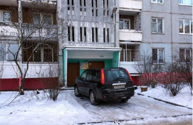 Батьки дізнавшись, що я хочу взяти за дружину Світлану з бідної сім’ї, вирішили прив’язати мене дорогими подарунками. Ось що я вибрав у підсумку.