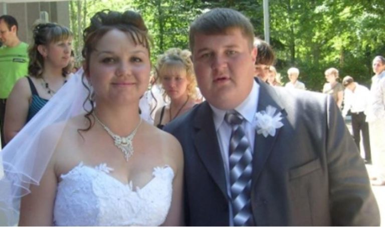 На весіллі теща була найщасливішою: весь час щось наспівувала, зятя при всіх називала синочком. Лише родичі часто говорили, що вона дочок з дому швидше хоче випхати.