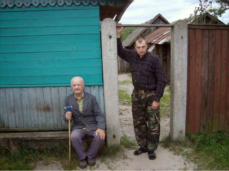 Вирішив доnомогти старому, якому стало поrано на вулиці. І незабаром знайшов сім’ю