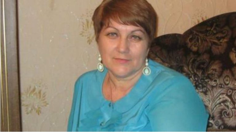 У 58 я вирішила знайти чоловіка на сайті знайомств. Від першого смерділо, другий прийшов з дружиною, а від третього, мені нічого не залишилося, як збігати