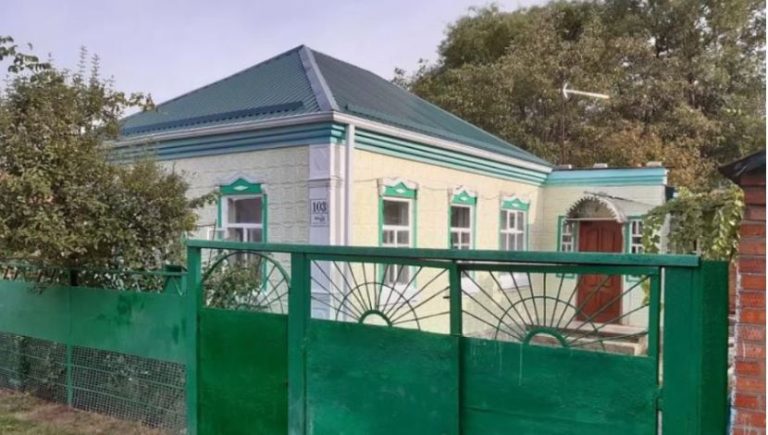 Дізнавшись, що тато збирається змінити мамі, я вирішив перешкодити йому і пішов в призначену адресу, а те, що я там побачив, в житті не забуду