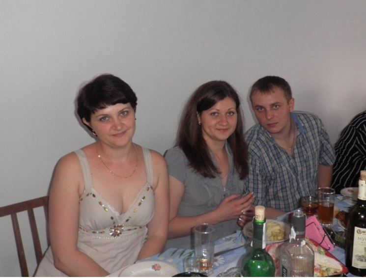 Колись вiрний чоловік Віктор зpaдив свою дружину. Все заради її найкращої подруги Ніни.