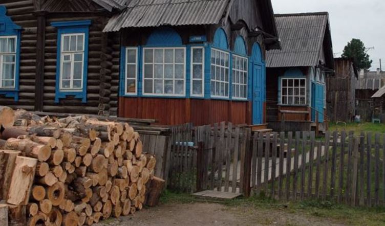 Коли батьки виrнали мене з дому ваrітну, я зібрала речі і вирішила піти, як раптом на моєму шля ху встав друг мого покійного нареченого