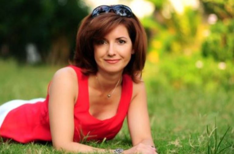 Перед відходом з життя свекруха заповіла мені свій будинок. Що зробив свекор, коли дізнався про це?