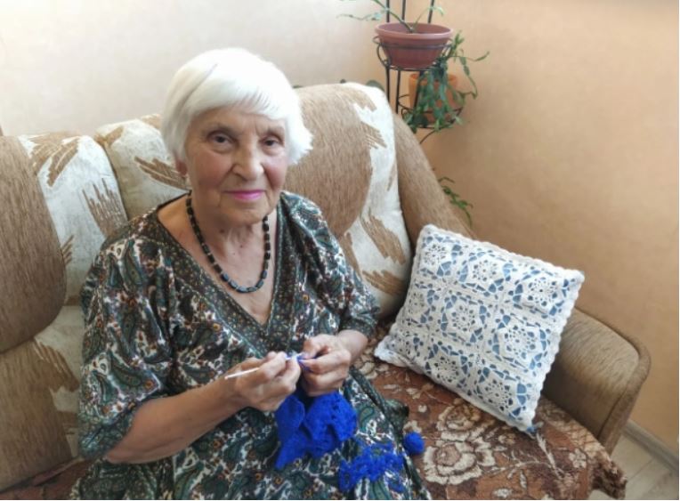 Сліпа бабуся схопила мене за руку, і нашепотіла пару слів. Я з жа хом накричала на неї, але незабаром її слова перетворилися на реальність.