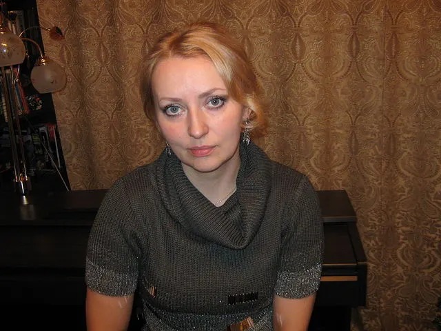 Чоловік одного разу повернувся з роботи і сказав, що мені потрібно оформити частину мого будинку на нього. Рідні не радять мені це робити, я теж не маю наміру так робити. Є одна важлива причина