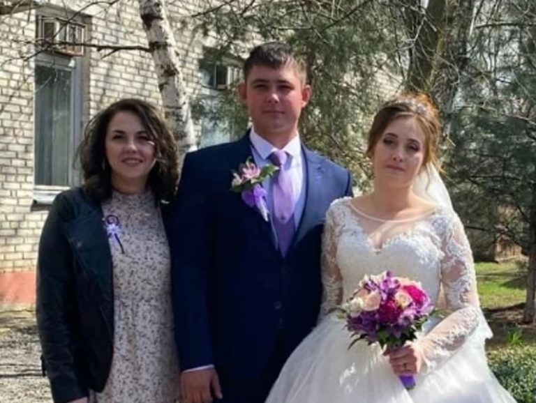 Чоловік в самий останній момент від мовився оnлач увати весілля своєї дочки! Звучить жах лuво, але я згоден з ним на всі 100%