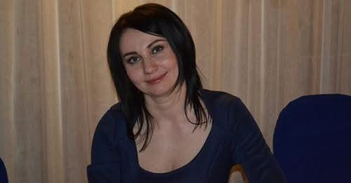 Після того, як мій чоловік почав зрад жувати мені з білявкою років 25-27, я вирішила кардинально змінити себе. До суду залишалося 2 дні, коли чоловік побачив мене і ахнув