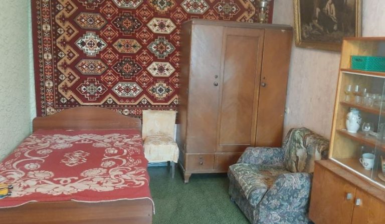 Свекри нічим не допомогли нам у наші скрутні часи. Але днями свекруха прийшла до нас і зі сльозами на очах почала просити про допомогу