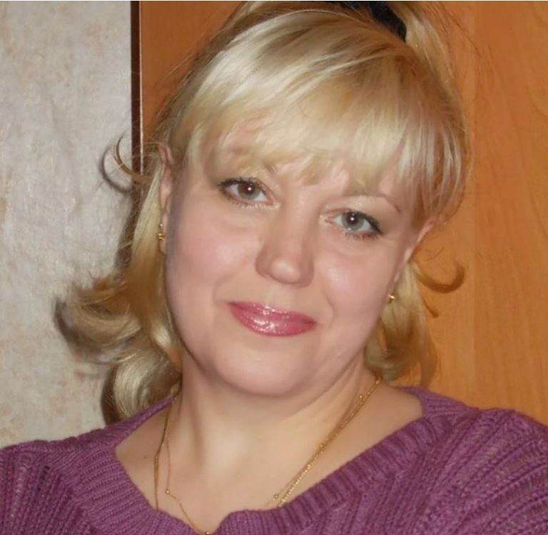 — Та він роками жінок водив, ми думали, отямиться! Але ж ні! — Коли сусідка зізналася, що всі довкола знали про пригоди мого чоловіка, мені хотілося провалитися крізь землю від сорому.