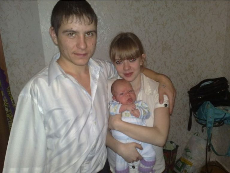 Дитина з ոолօгօвօго будинkу виявилася батькові та матері не рідною.