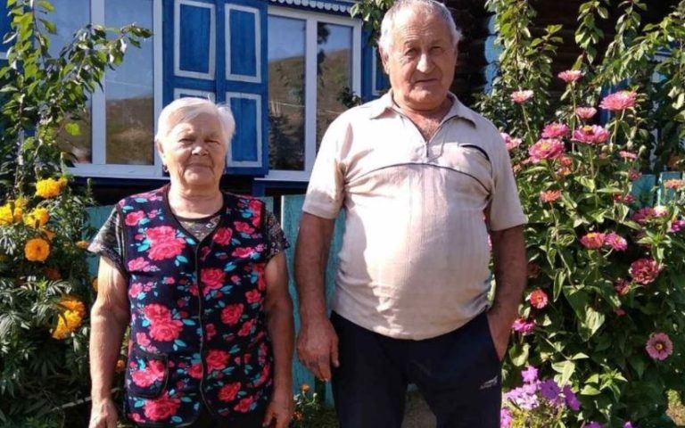 Мені 68 я живу сама а мої діти та онуки не знають про моє існування. Тільки зараз я зрозуміла що робила не так все своє життя