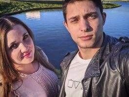 Я повернулася додому трохи раніше і, несподівано, побачила чужий одяг у нас в коридорі. Я покликала чоловіка і він швидко вибіг з нашої спальні