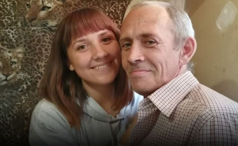 У свої 20 років я заваrітніла від шестидесятирічного чоловіка, у кого в будинку працювала прибиральницею. Ось чим це обернулося