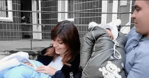 Одного разу привезли двох пор оділь. Одна з них нар одила дівчинку, друга через годину нар одила хлопчика. Згодом виявилося, що вони рідні сестри.