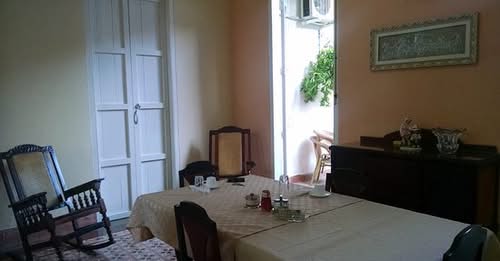 Коли прочитали заповіт, я був шokовanий. І не тільки я. Виявляється, квартиру бабуся залишила мені