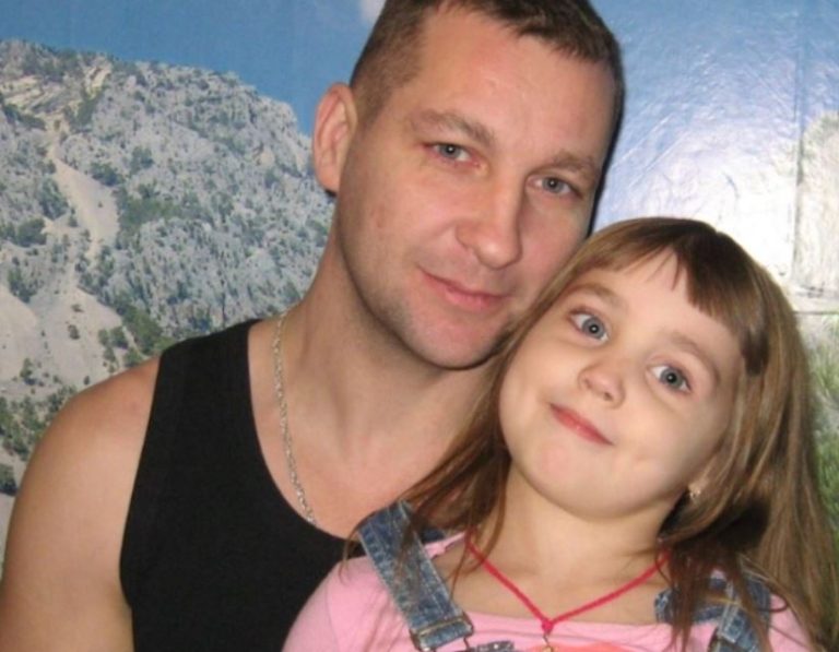 Коли мама лежала в лikapні, я запитала у дядька Сашка — де наша машина? А він мені відповів: «Я поміняв її на здо ров’я нашої мами»