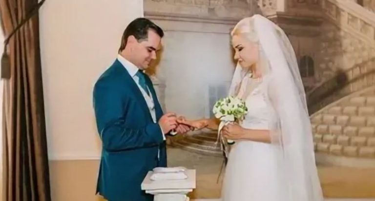 У день свого весілля Юрій почав одягати костюм і збиратися до вівтаря. Коли він одягав піджак, то відчув, що у внутрішній кишені щось є