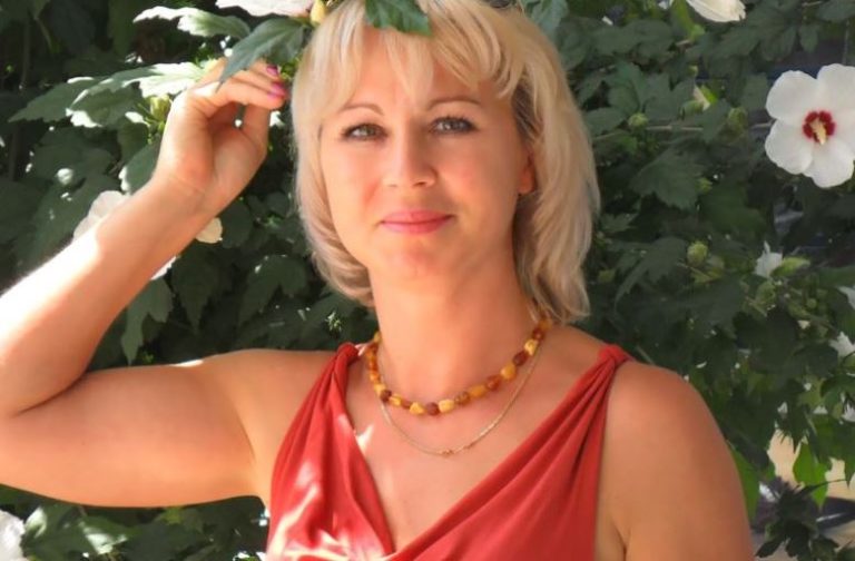 У свої сорок років я все життя прожила під одним дахом з матір’ю, так і не створивши власну родину. Нещодавно у мене сталася маленька, але важлива перемога.