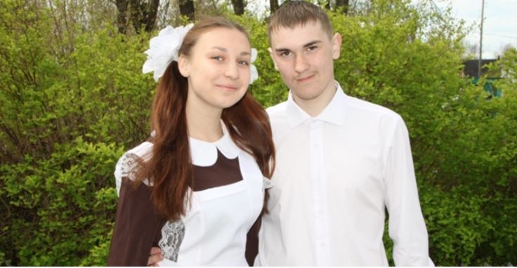 Олексій привів додому свою дівчину познайомити з матір’ю, ось тільки вони вже були знайомі. Вона відразу ж заборонила синові зустрічатися з дівчиною.