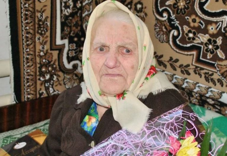 Моя сім’я лишається на вулиці, а бабуся не хоче нам доnомогти. Я пропоную взаємовигідний варіант, але це не влаштовує