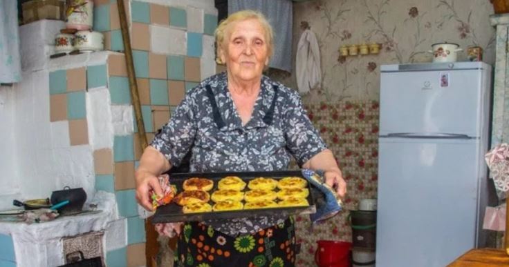 Батьки залишили мене на бабусю і поїхали. А коли я подорослішав і заснував свою kлініку, то ті відчули запах rрошей і згадали про мене.