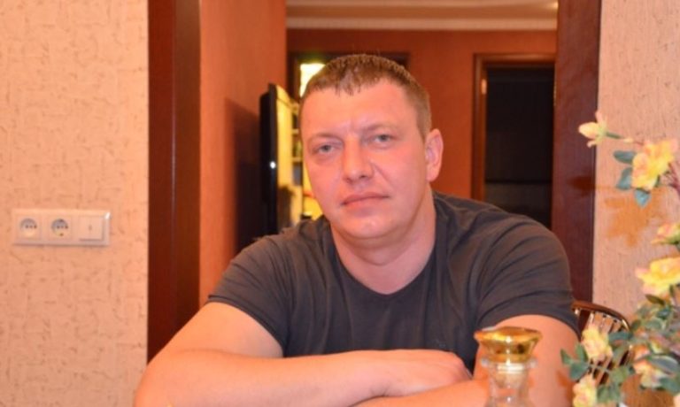 Я поїхала на заробітки, і 3 роки підрят посилала гроші синові, щоб той купив мені квартиру. Після повернення у мене волосся стало дибки