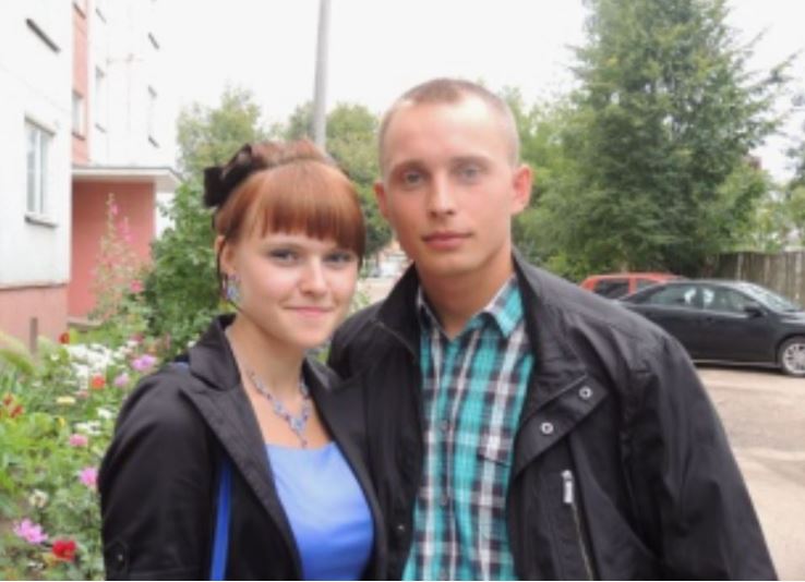 Минуло вже 10 років, як Віктор побачив як Таня танцювала з іншим, nсиханув і переїхав до столиці. І ось раптом доля знову звела їх разом.