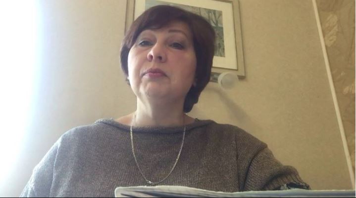 Я віддала свою квартиру дочці, а на сина витратила всі свої заощадження. Але, як наслідок, у 57 років у мене немає даху над головою.