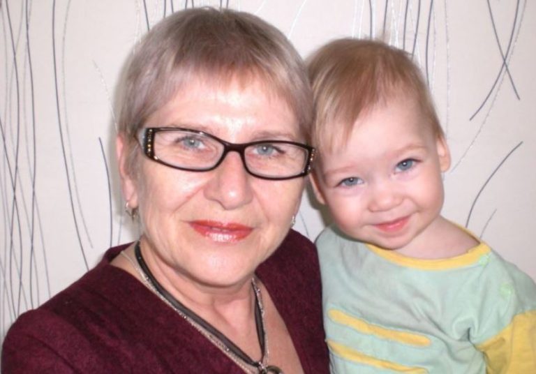 Мій син відмовився від своєї дитини, тому що під час пологів загинула його дружина. Але я не змогла віддати дитину в дитбудинок