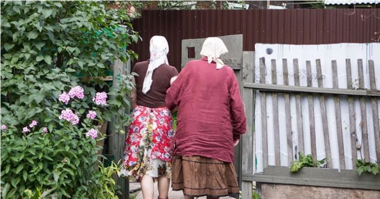 Я зглянулася над бабусею і ми сім’єю переїхали жити до неї. А після її відходу вся рідня встала в чергу за спадщиною