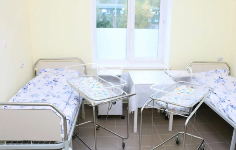 Усі чекали, що з пологового будинку я вийду з дитиною на руках. Але те, що сталося того дня, змінило моє життя