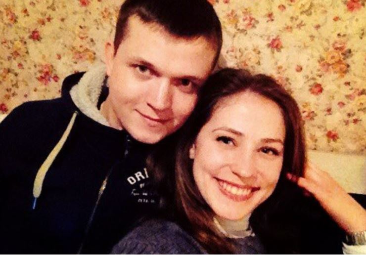 Після роз лучення Олена та Іван продовжували жити в одній квартирі, хоча усвідомлювали, що вони не мають спільного майбутнього. Проте доля незабаром втрутилася у їхні плани.