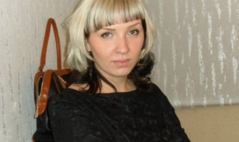 Я помічала, що чоловік постійно не зачиняє двері, коли в туалеті. Незабаром я дізналася про нього щось неймовірне.